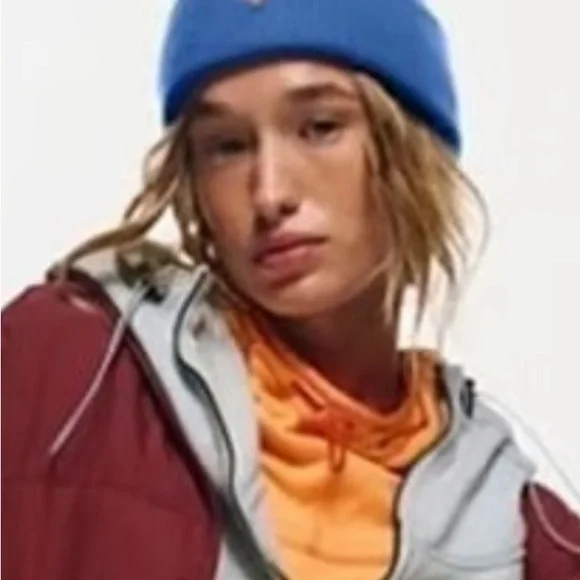 Adorable, Free People Iconic Buti logo beanie❤️ NWOT - Picture 2 of 4